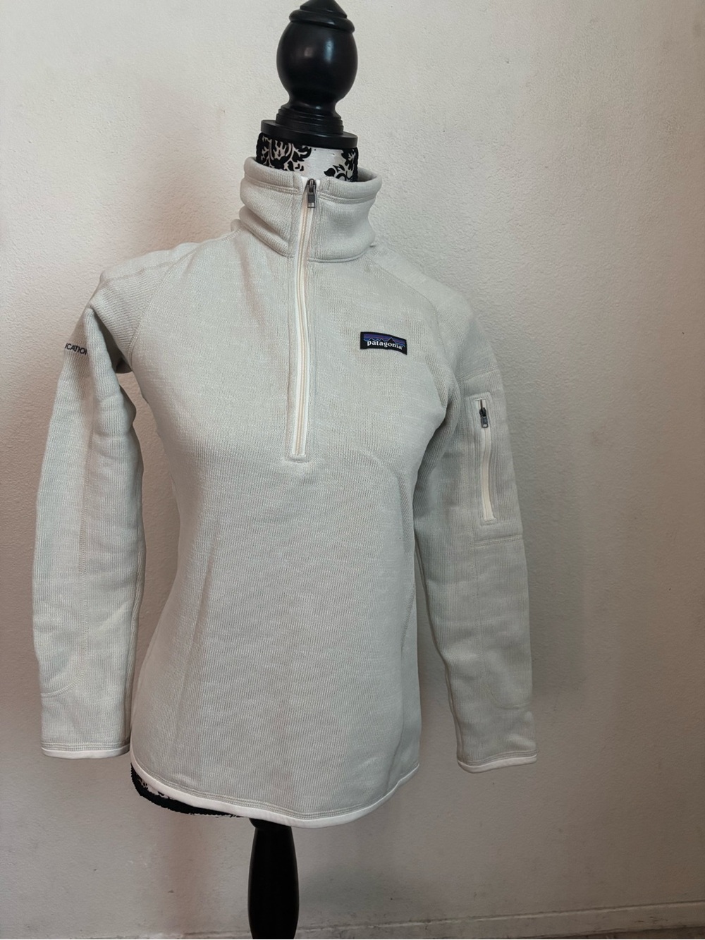 Patagonia Off-White Women's Half-Zip pullover